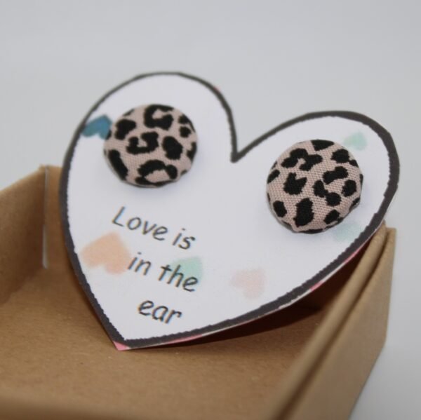 Love is in the ear - Image 5